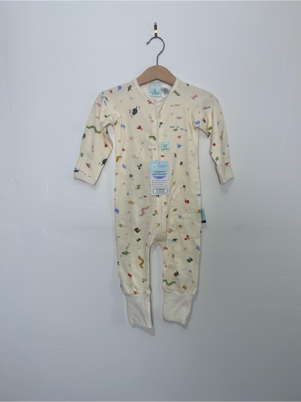 Ergopouch nwt Cream Baby One-Piece with bug Print size 0 6-12 months